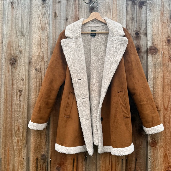 Free People Jackets & Blazers - Brown and Cream Teddy Sheepskin Shearling Jacket w/ Pockets 🌿